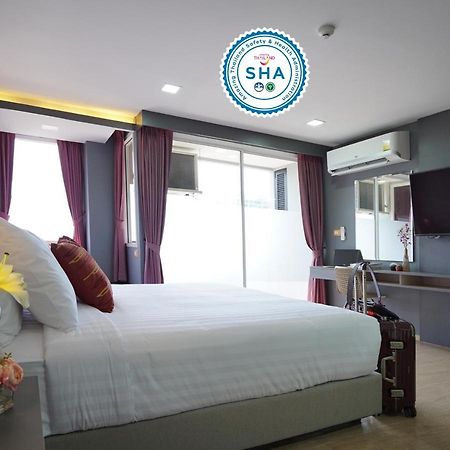 The Qube Fifty Hotel Bangkok Exteriör bild