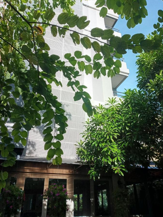The Qube Fifty Hotel Bangkok Exteriör bild