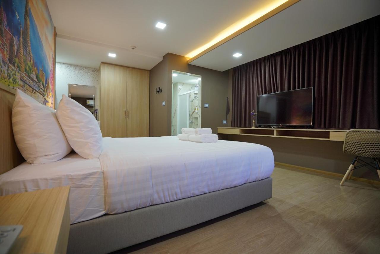 The Qube Fifty Hotel Bangkok Exteriör bild