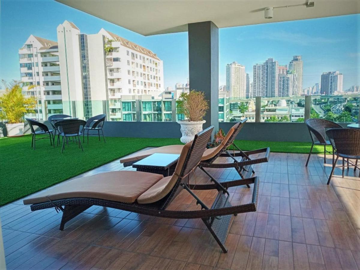 The Qube Fifty Hotel Bangkok Exteriör bild
