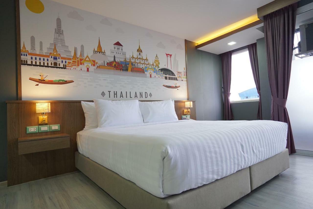 The Qube Fifty Hotel Bangkok Exteriör bild