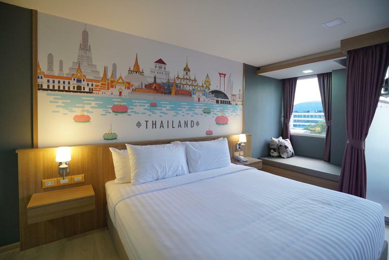 The Qube Fifty Hotel Bangkok Exteriör bild