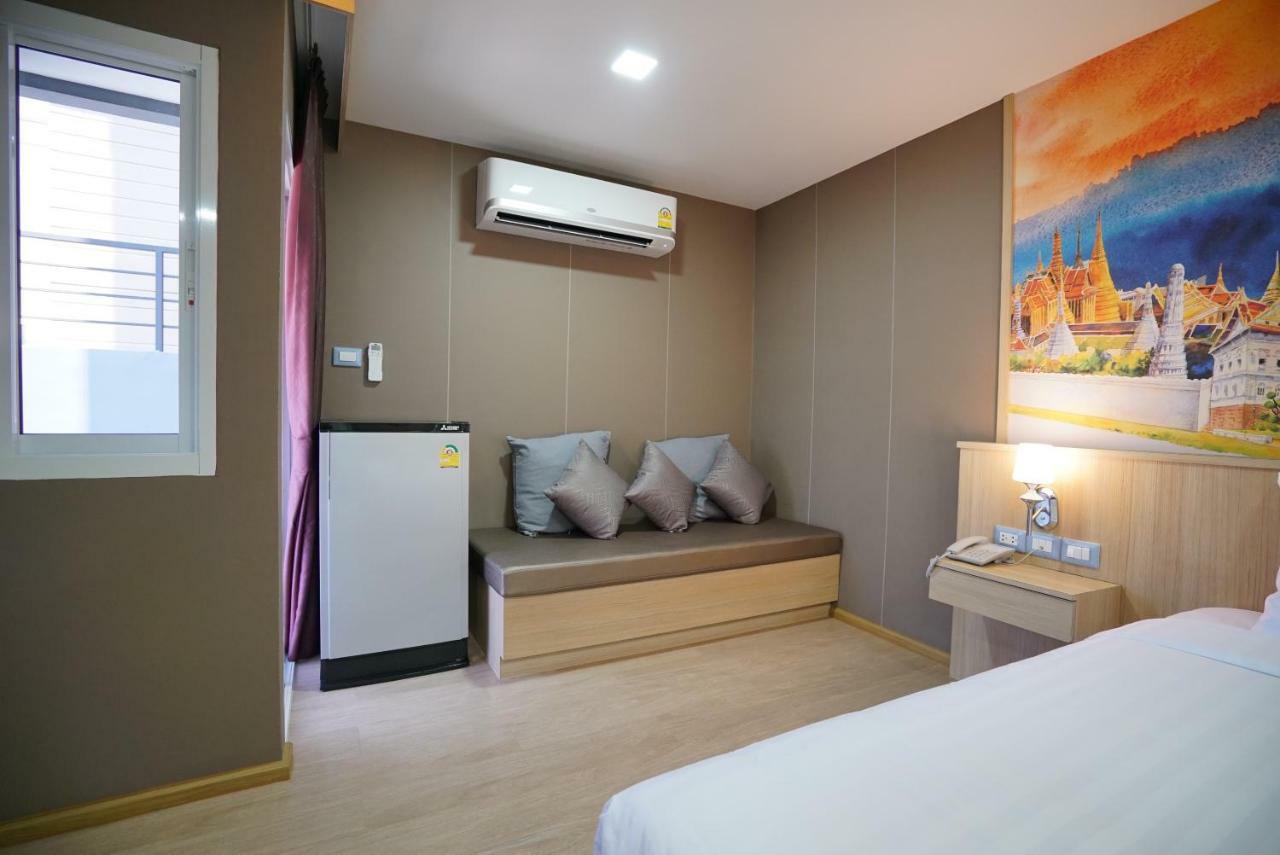 The Qube Fifty Hotel Bangkok Exteriör bild