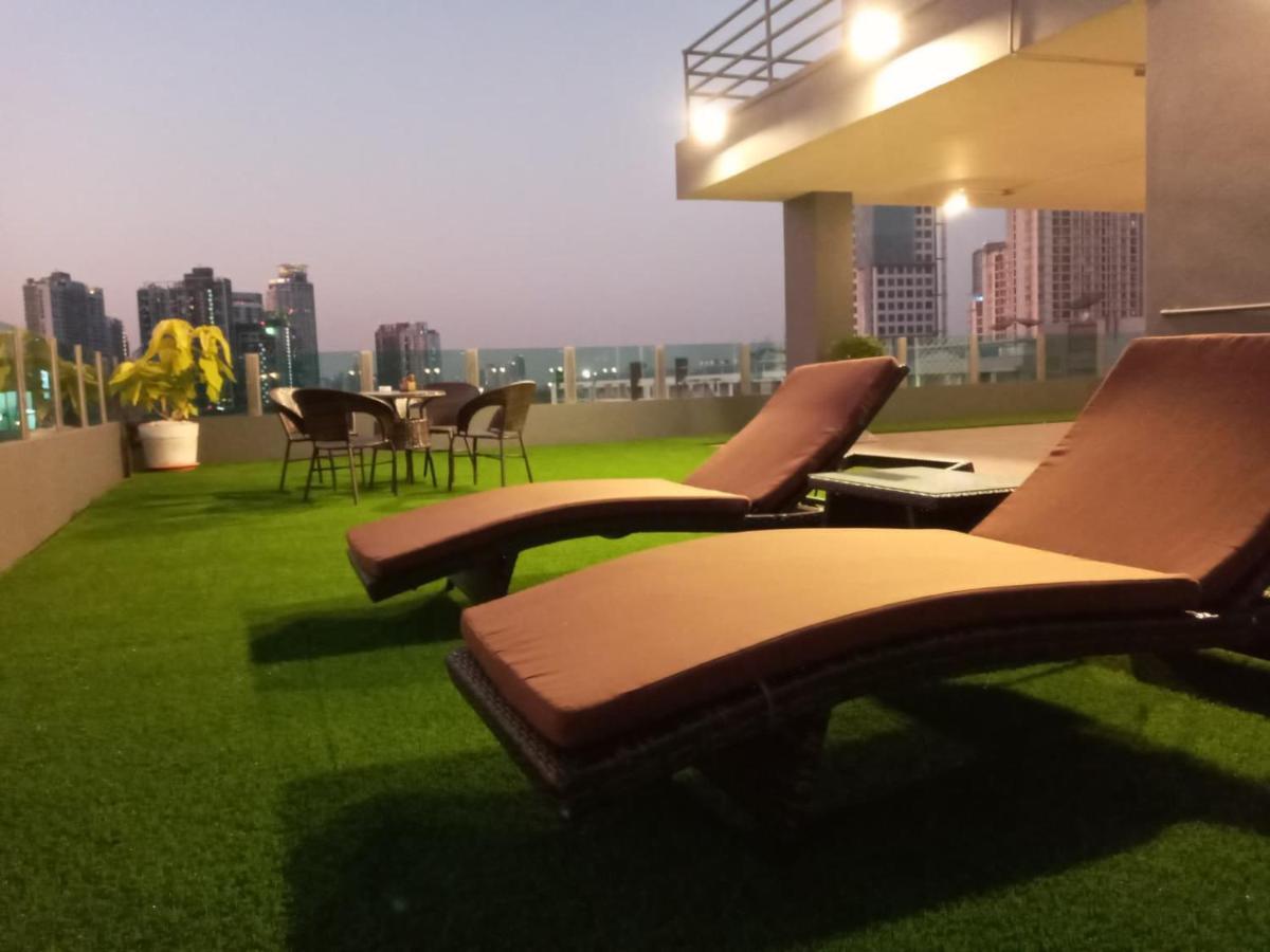 The Qube Fifty Hotel Bangkok Exteriör bild